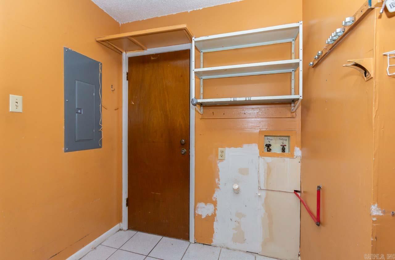 TWIN LAKES - Residential