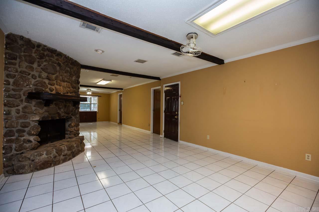 TWIN LAKES - Residential