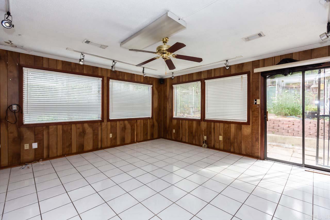 TWIN LAKES - Residential