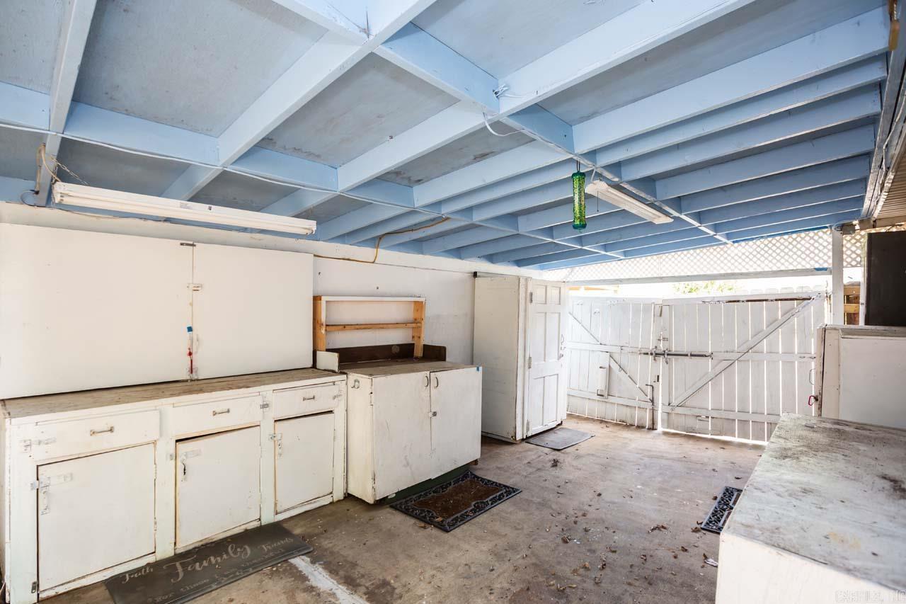 TWIN LAKES - Residential