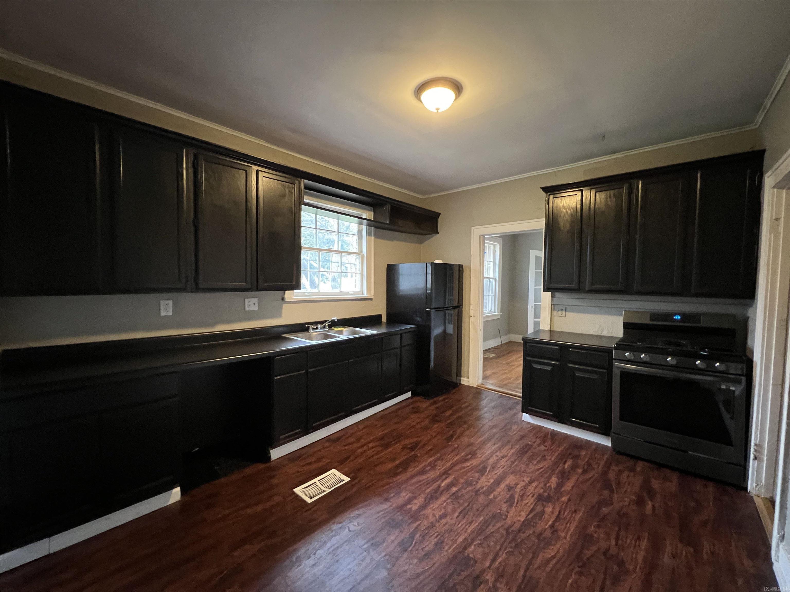 Jones & Worthen - Residential Lease