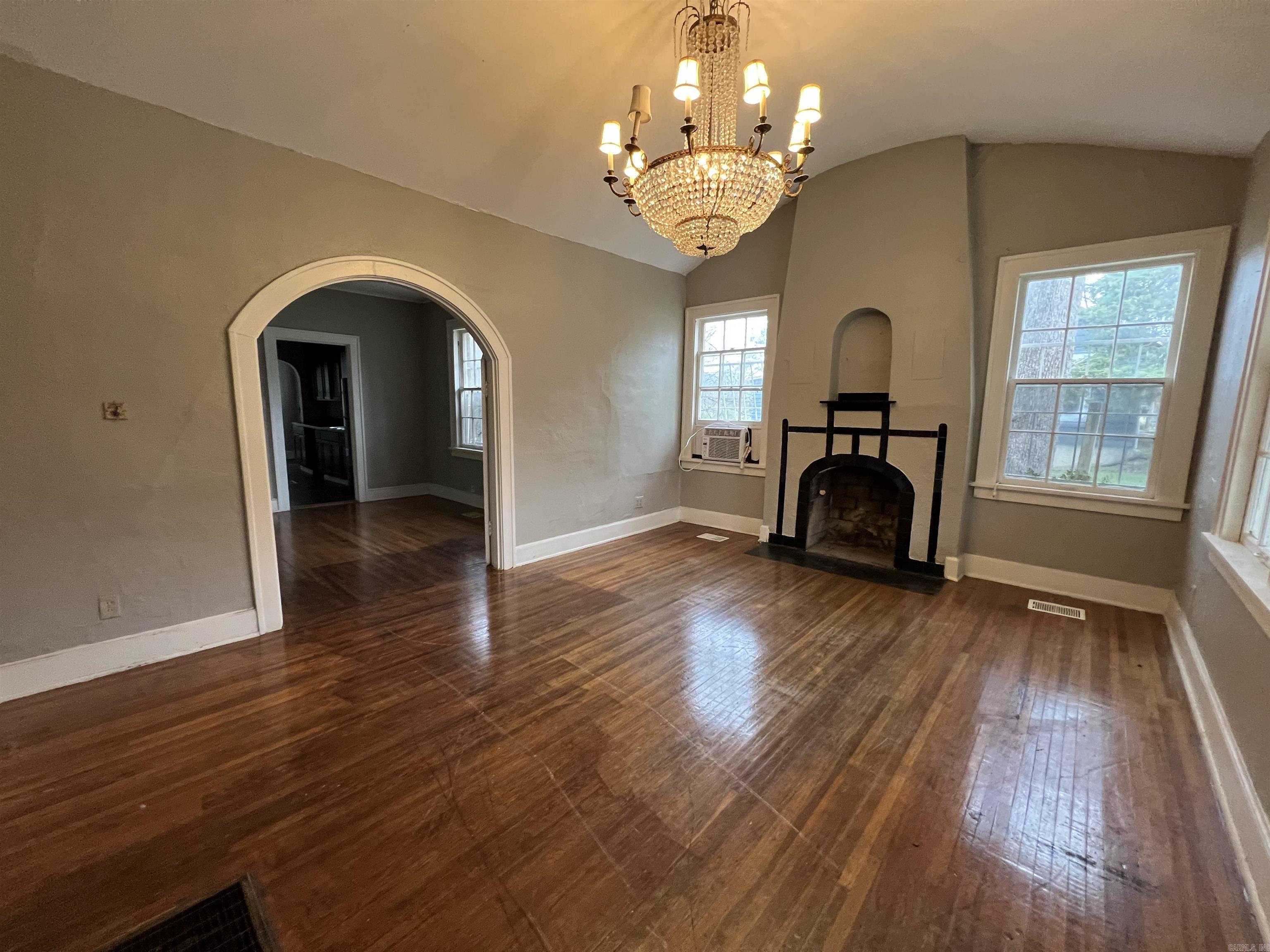 Jones & Worthen - Residential Lease