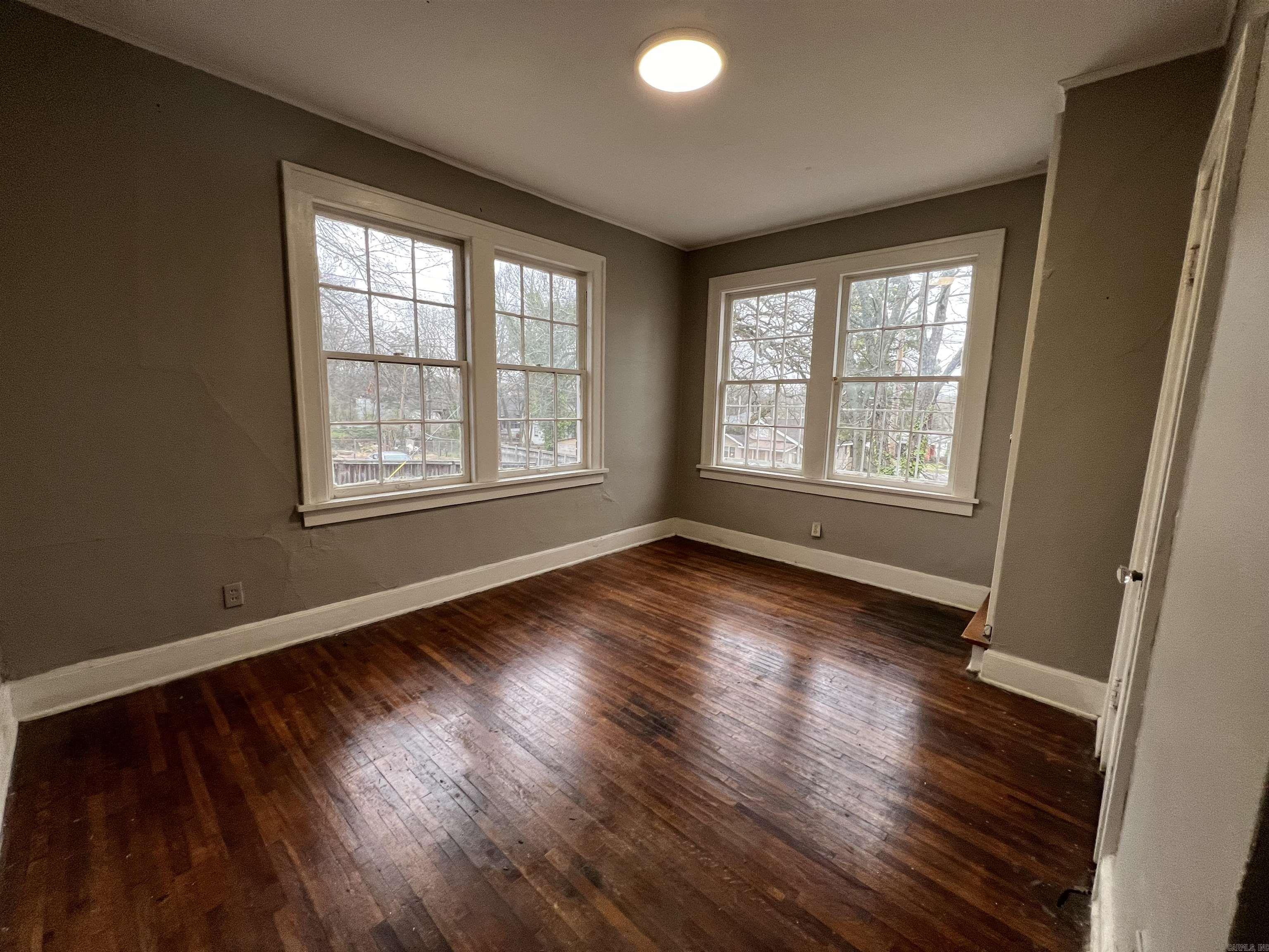 Jones & Worthen - Residential Lease