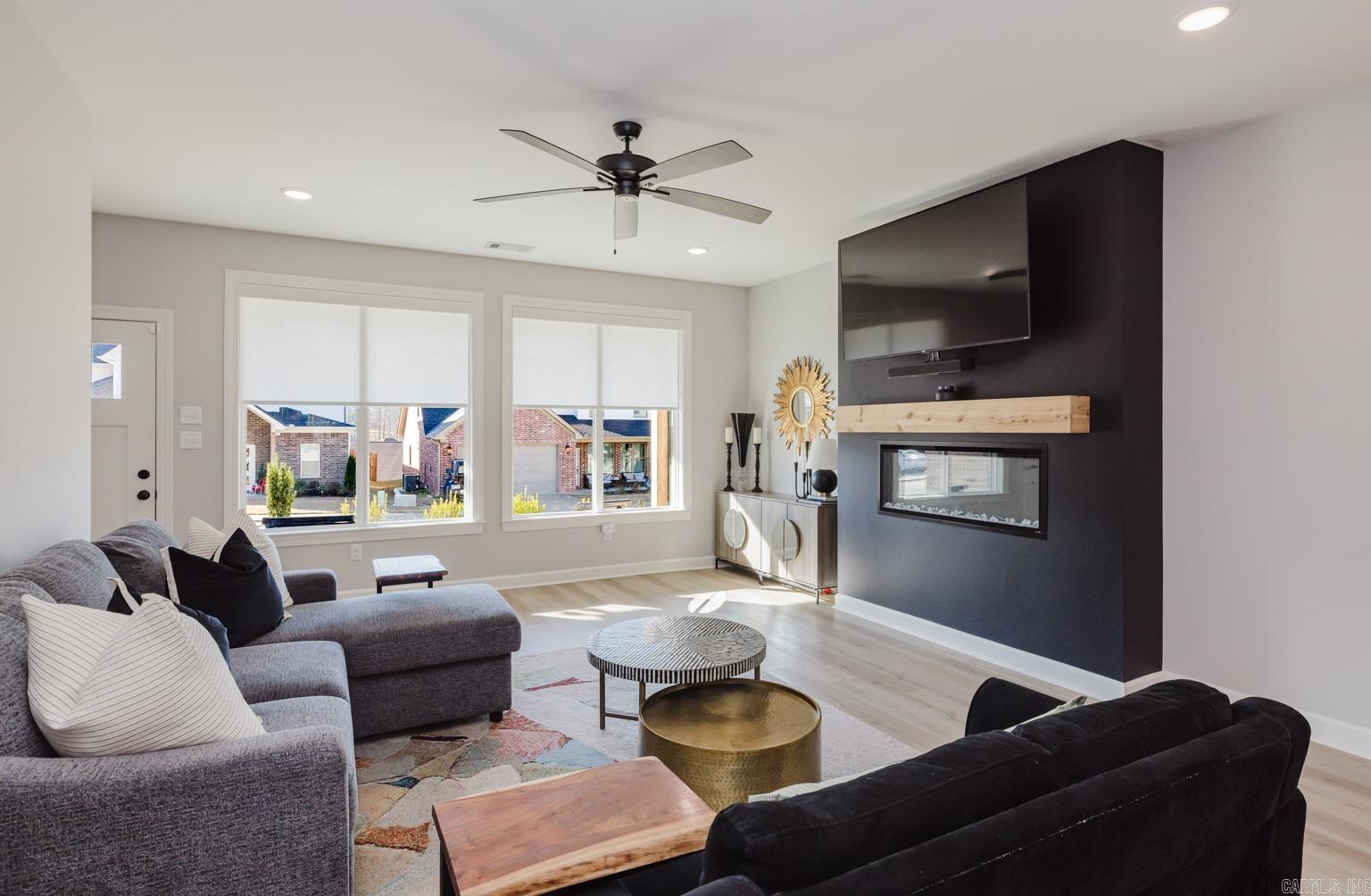 THE WOODLAND CHALETS - Residential