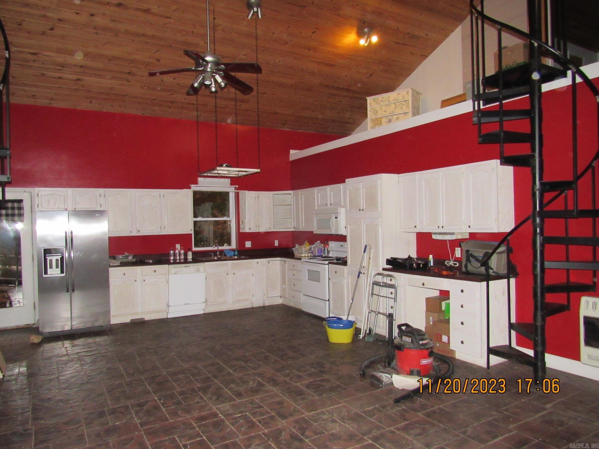 DEVILS BLUFF - Residential