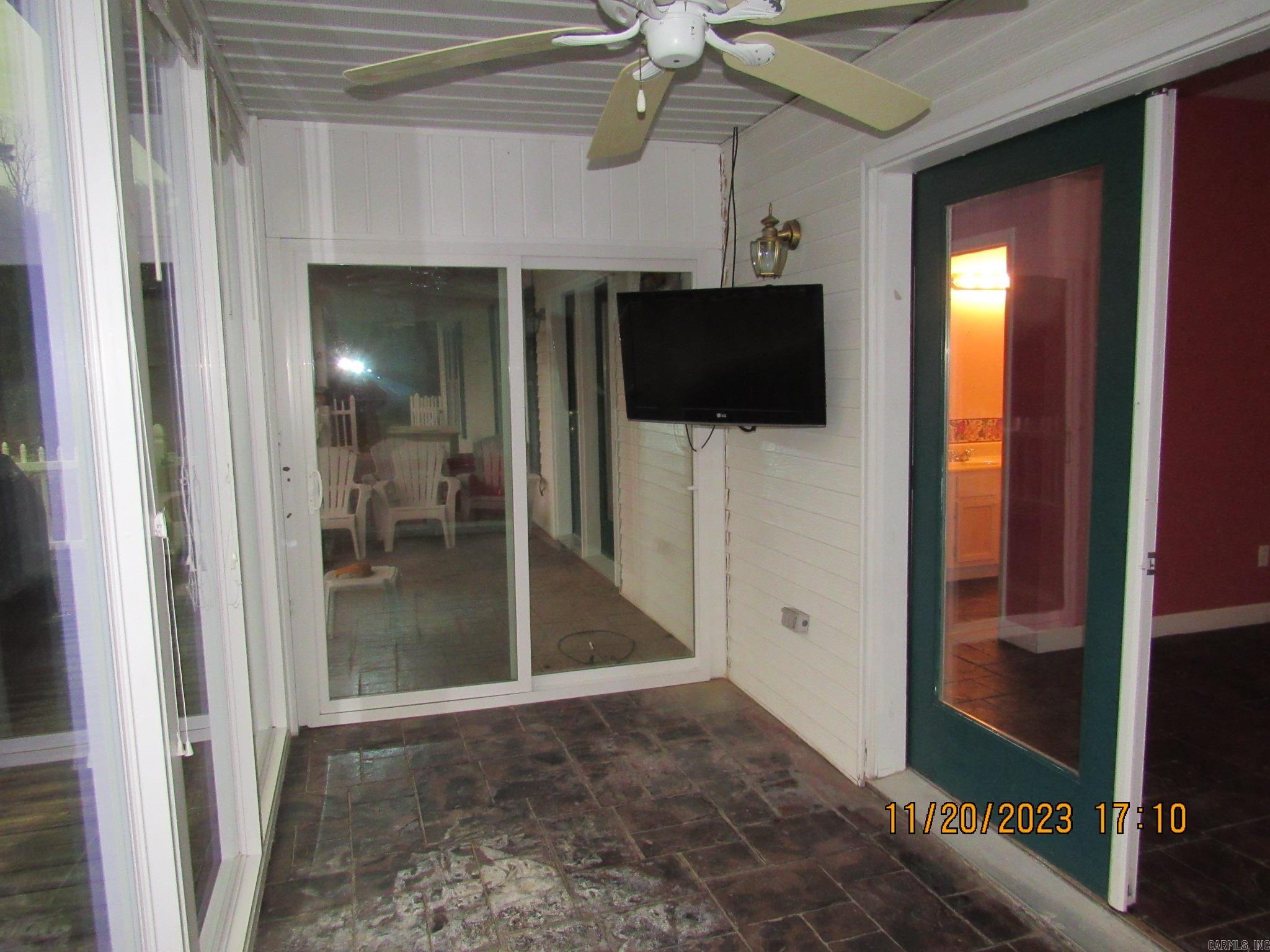 DEVILS BLUFF - Residential