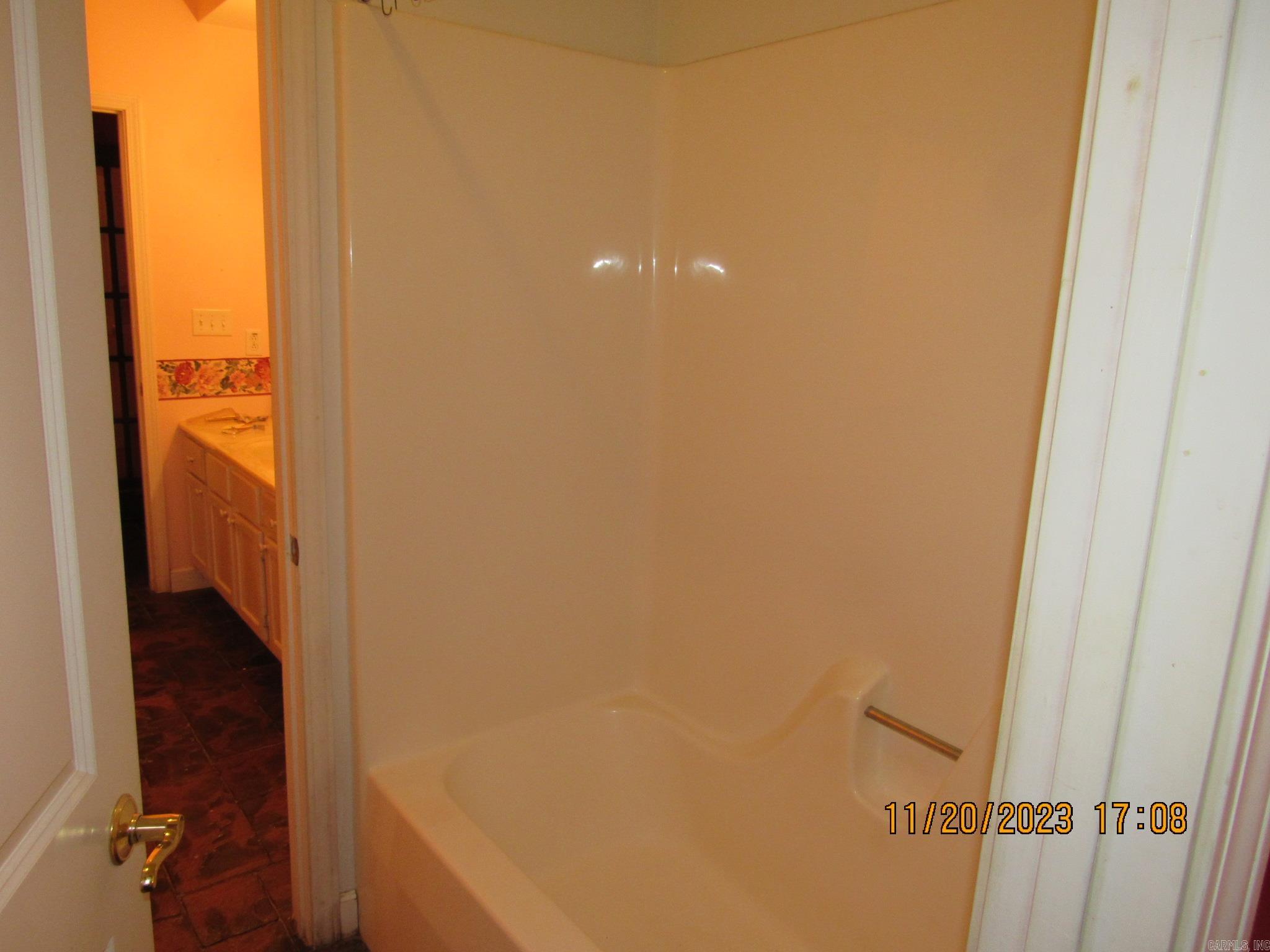 DEVILS BLUFF - Residential