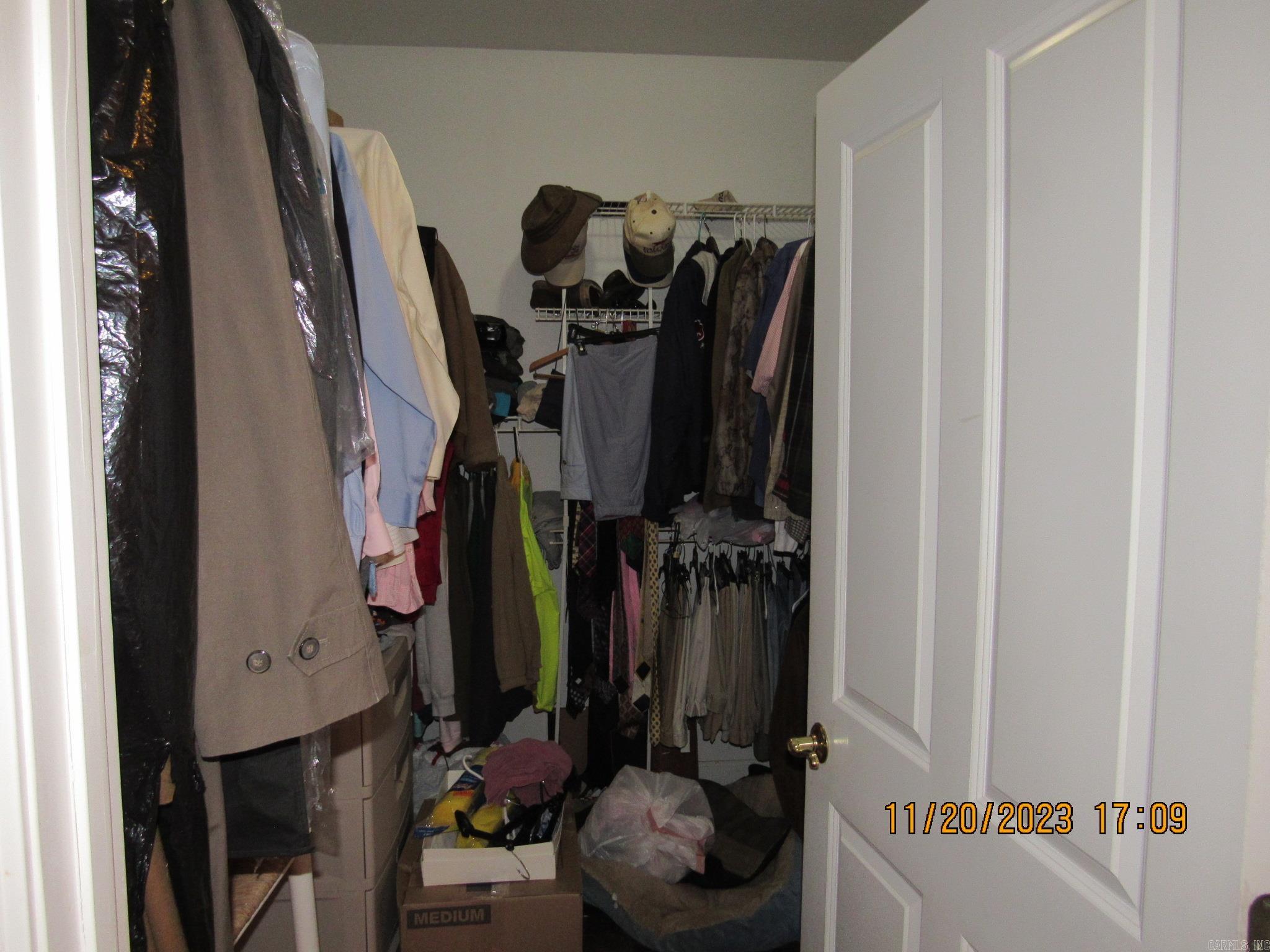 DEVILS BLUFF - Residential