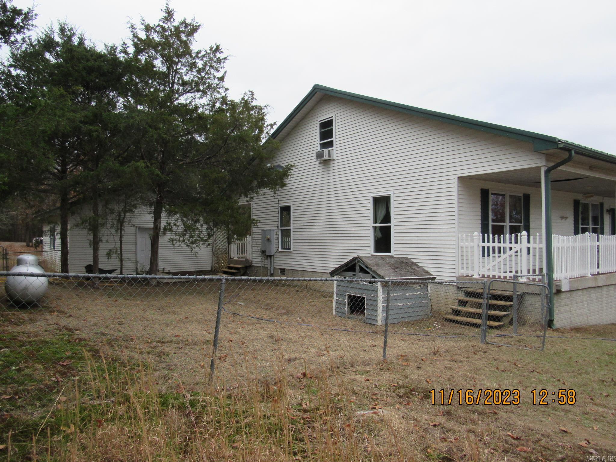 DEVILS BLUFF - Residential