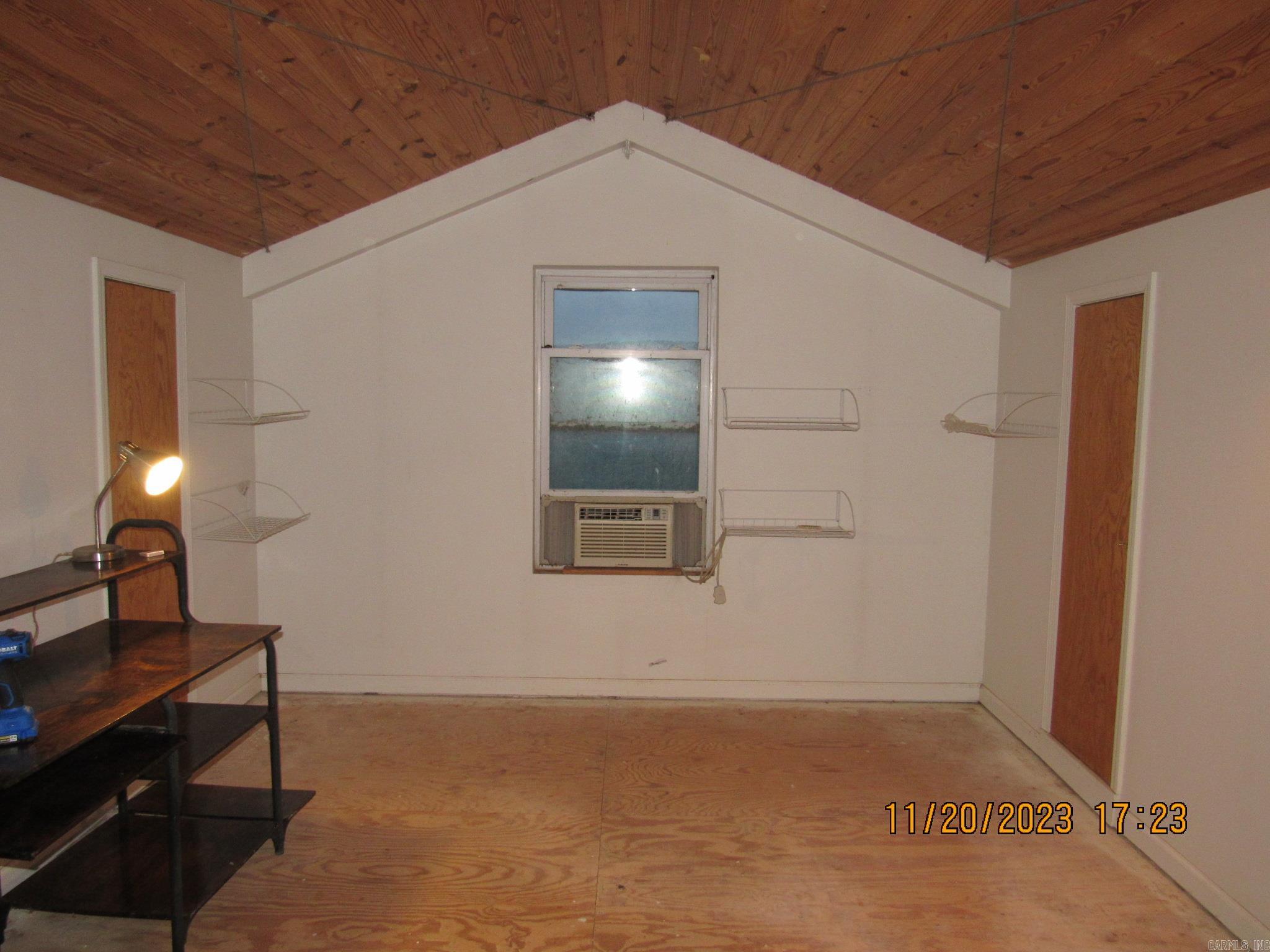 DEVILS BLUFF - Residential