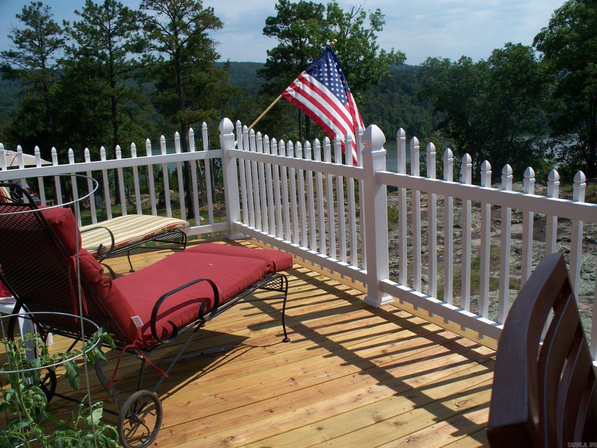 DEVILS BLUFF - Residential