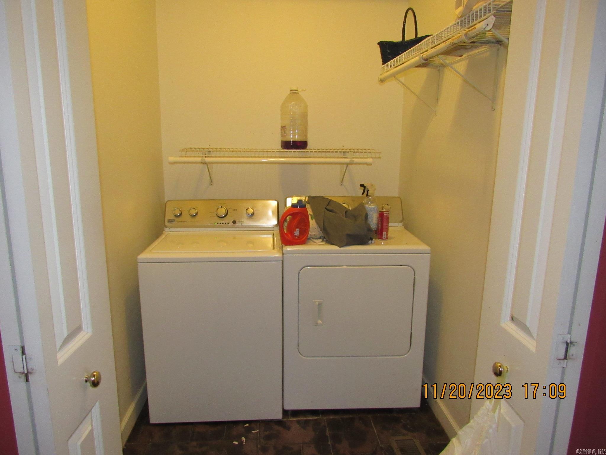 DEVILS BLUFF - Residential