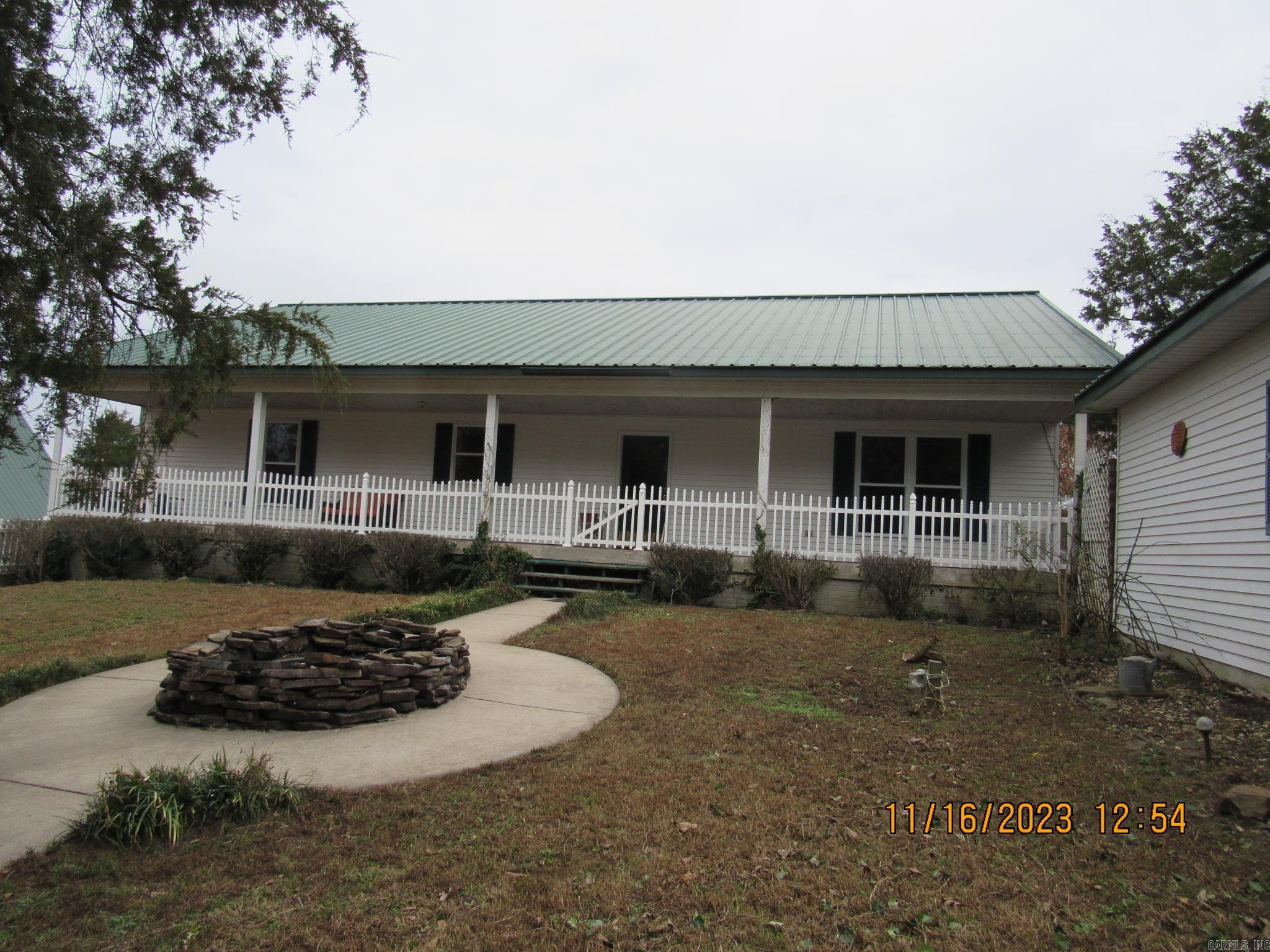 DEVILS BLUFF - Residential