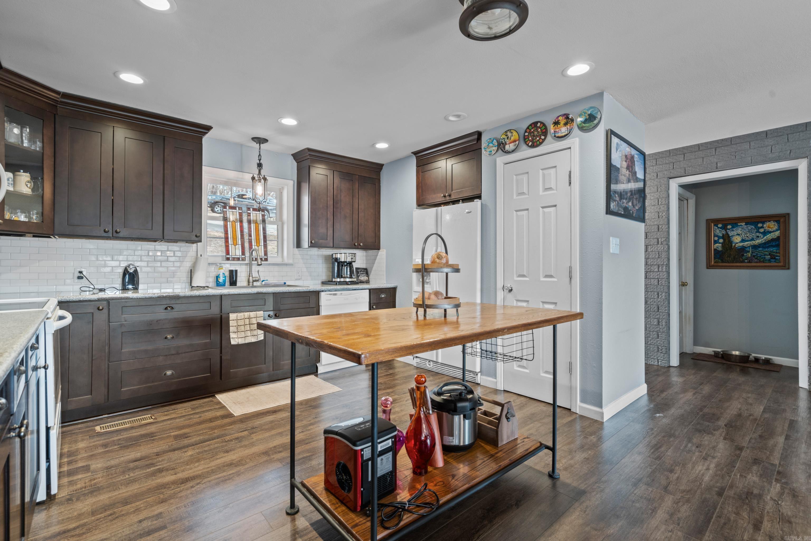 Kirschwood Manor - Residential