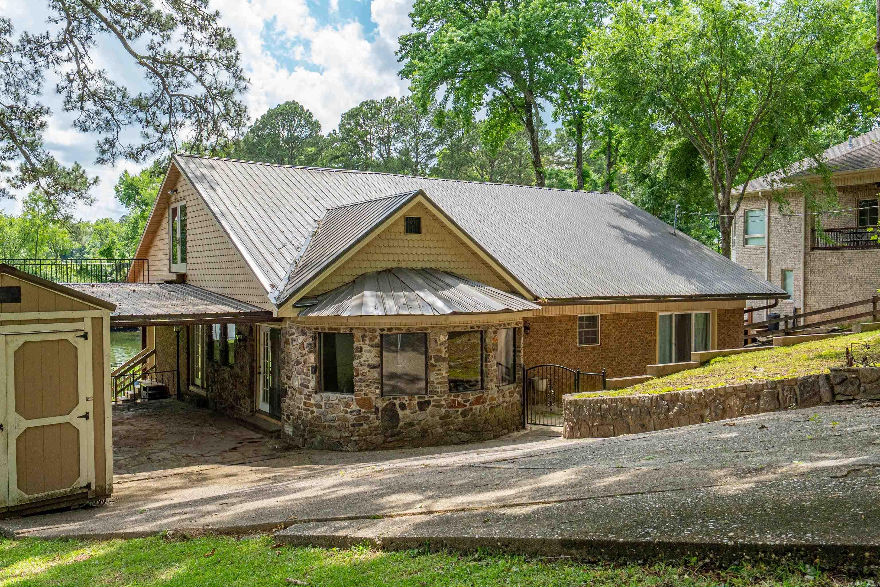 Kirschwood Manor - Residential