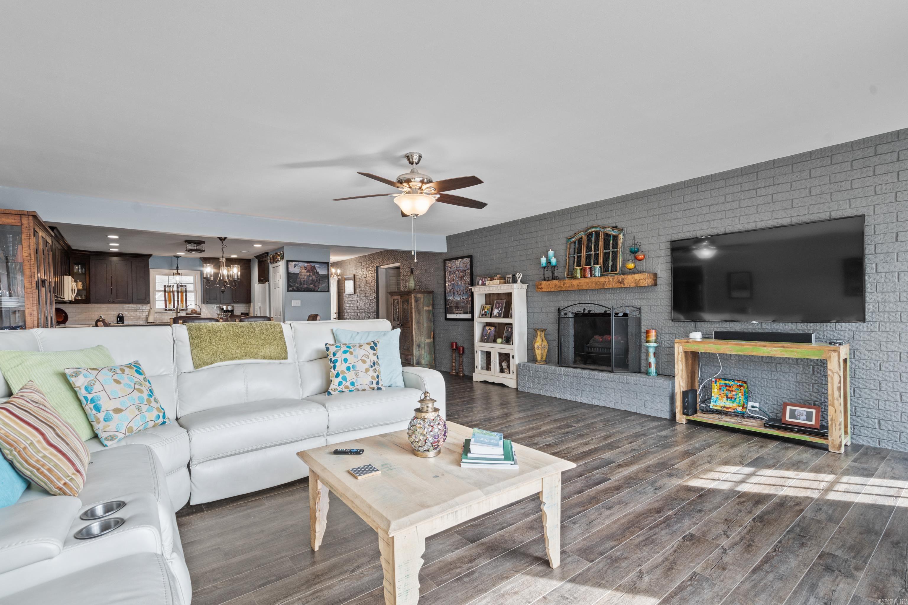 Kirschwood Manor - Residential