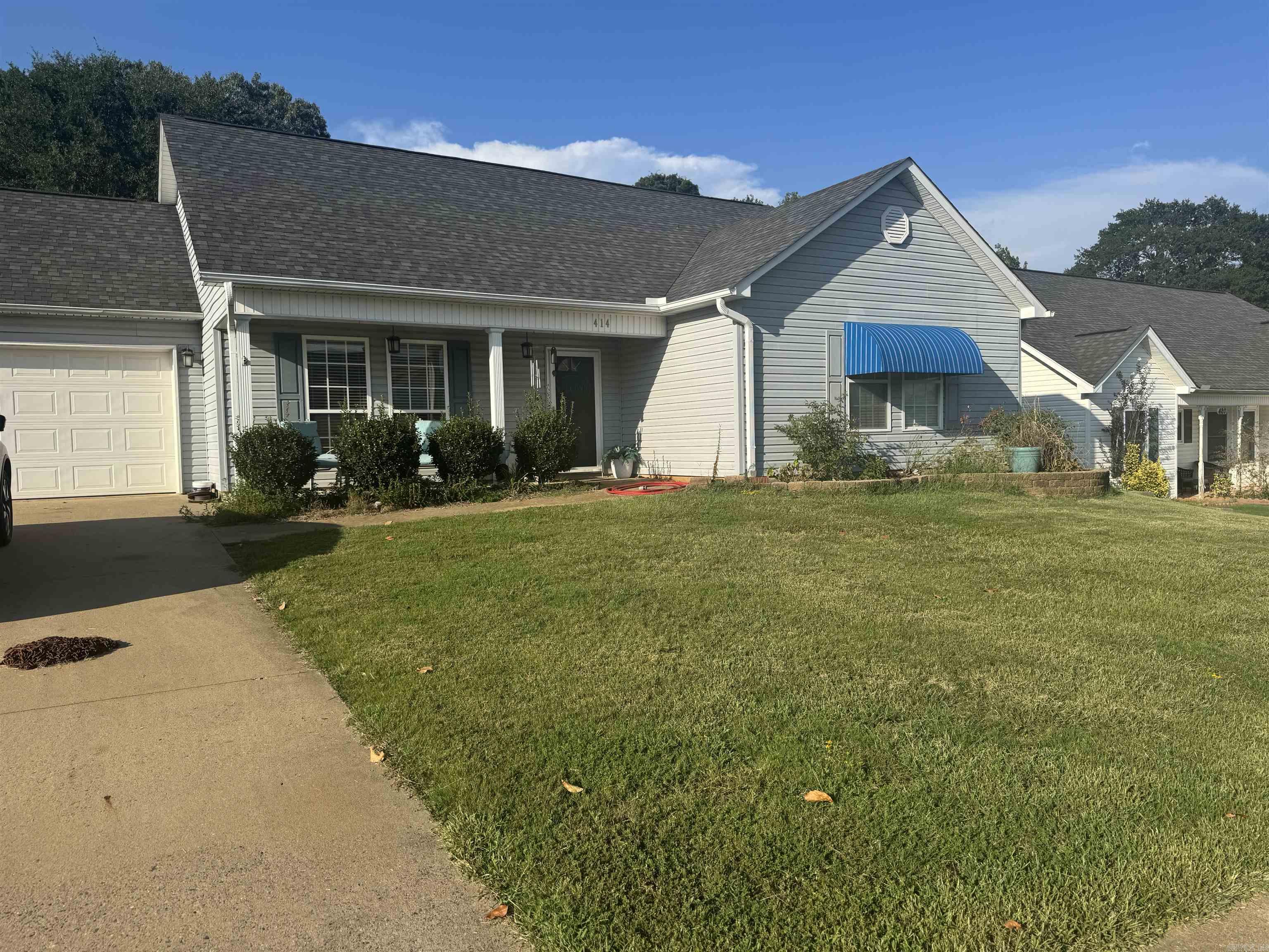 Are you looking for that house that feels like a home? Look no further, A charming ,family, friendly, quiet neighborhood in Alexander and Bryant School District. 3/2 home with 10'ceiling in living room, Laminate floors, fireplace with gas logs. Eat in kitchen, frig convey, storage building, AC unit/ 2022, shared fence! Come take a look and make it your home!