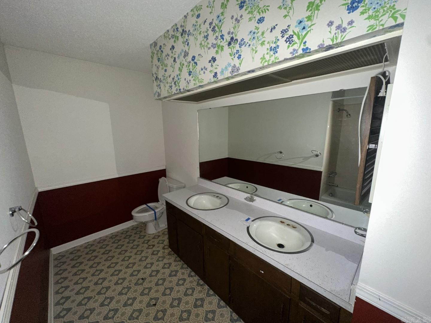 FRENCH VILLAGE - Residential