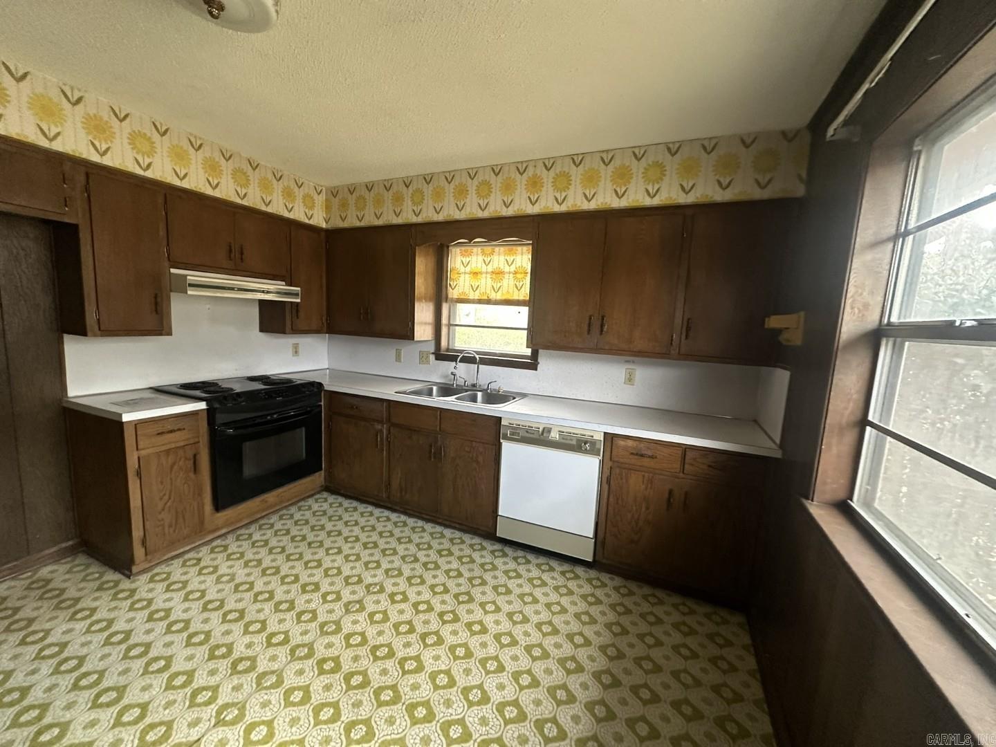 FRENCH VILLAGE - Residential