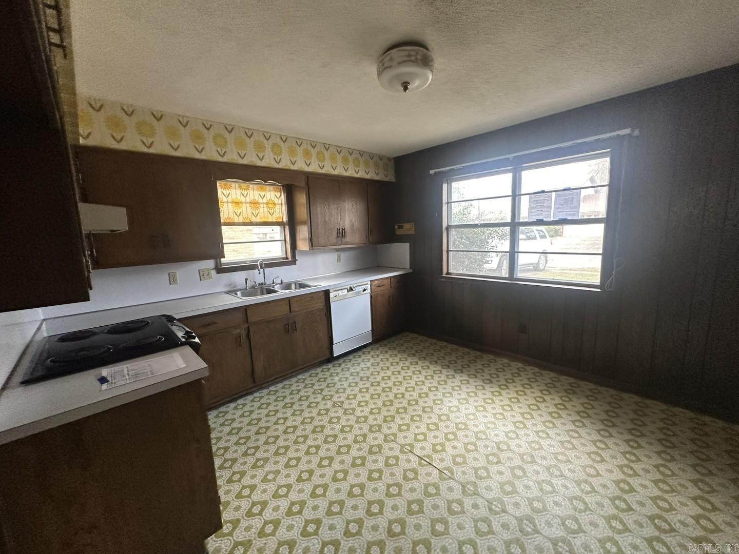 FRENCH VILLAGE - Residential