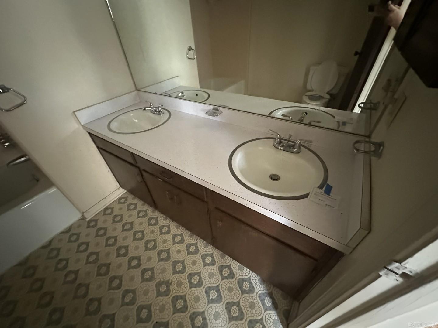 FRENCH VILLAGE - Residential