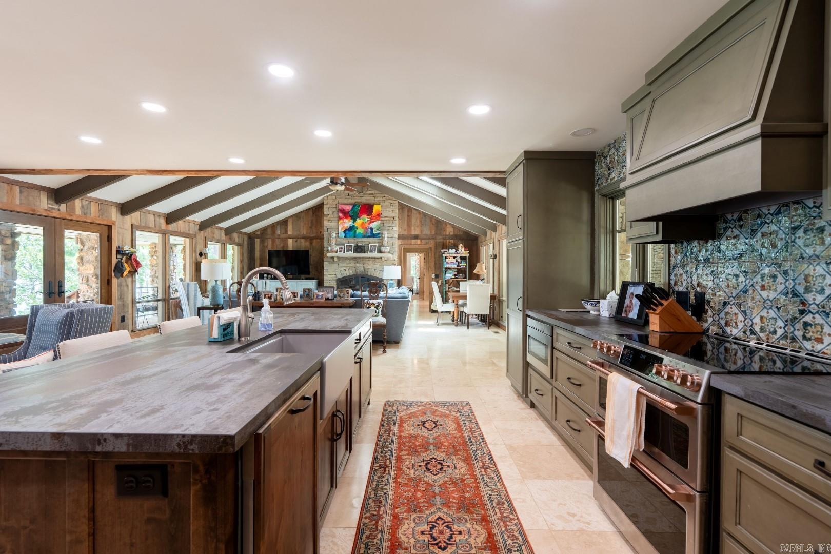 Eden Isle-Country Club - Residential