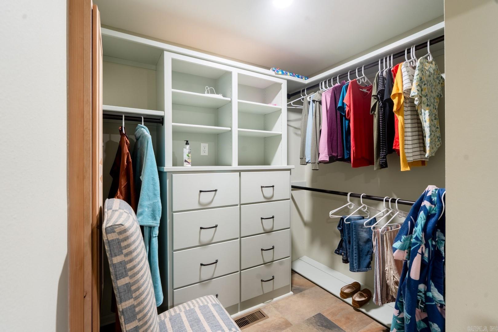 Eden Isle-Country Club - Residential