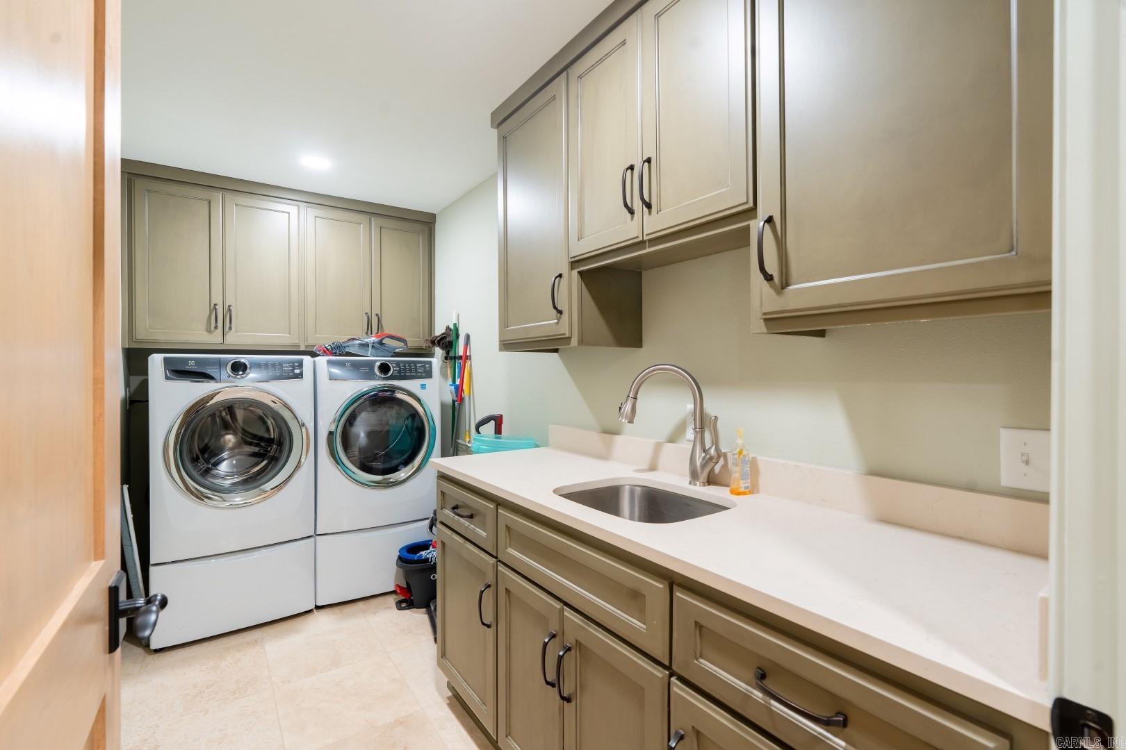 Eden Isle-Country Club - Residential