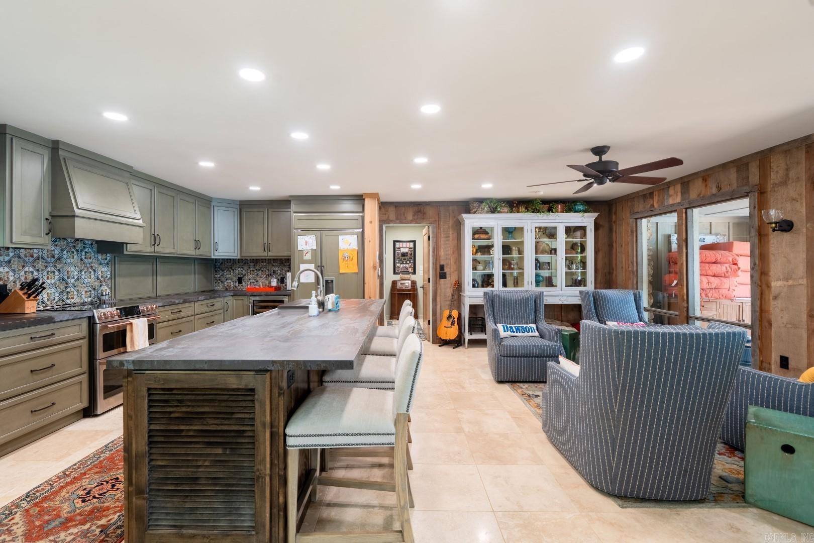 Eden Isle-Country Club - Residential