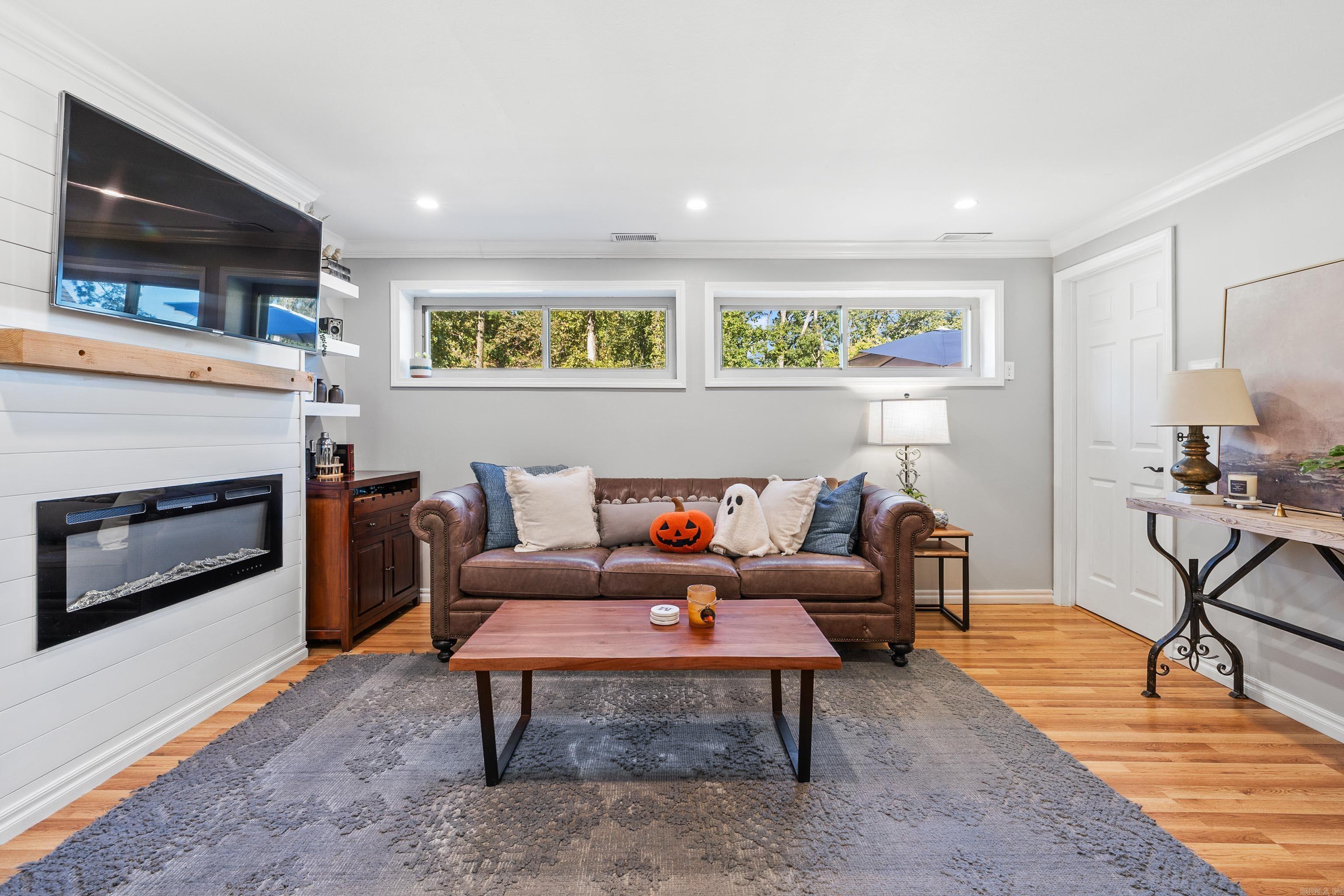 WILTON HGTS - Residential