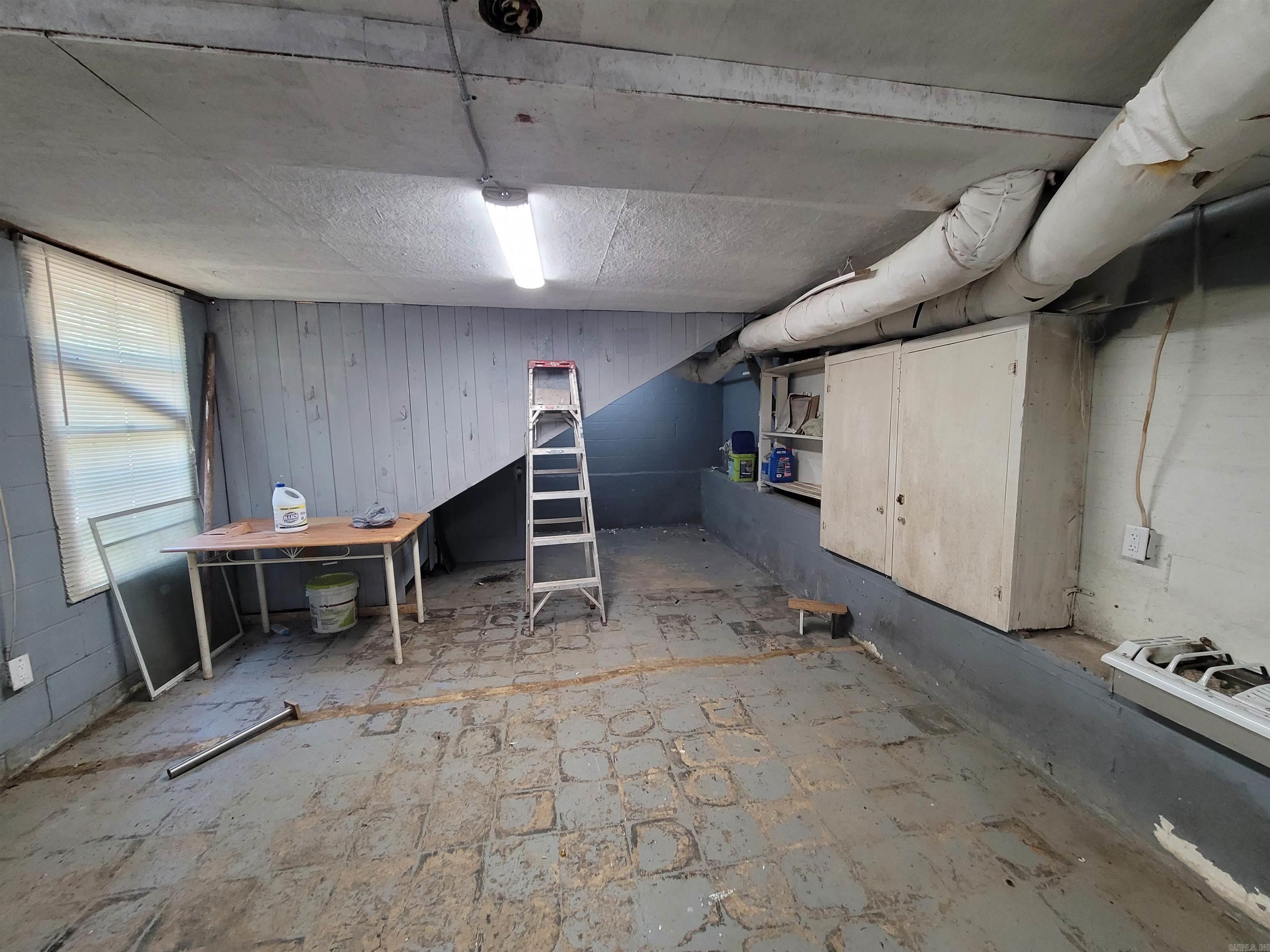 Not in Subdivision - Residential Lease