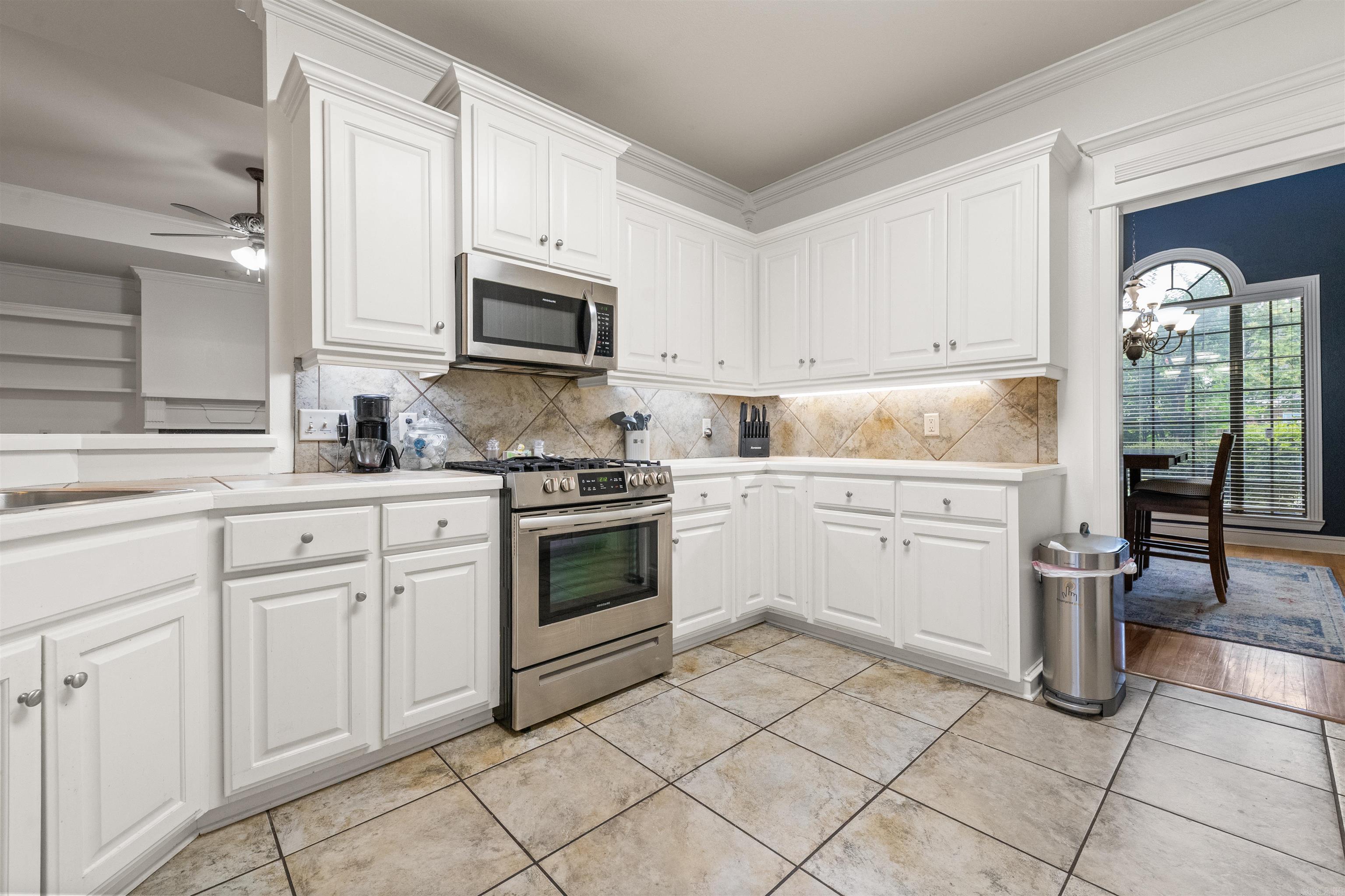 COUNTRY CLUB OF ARK THE - Residential