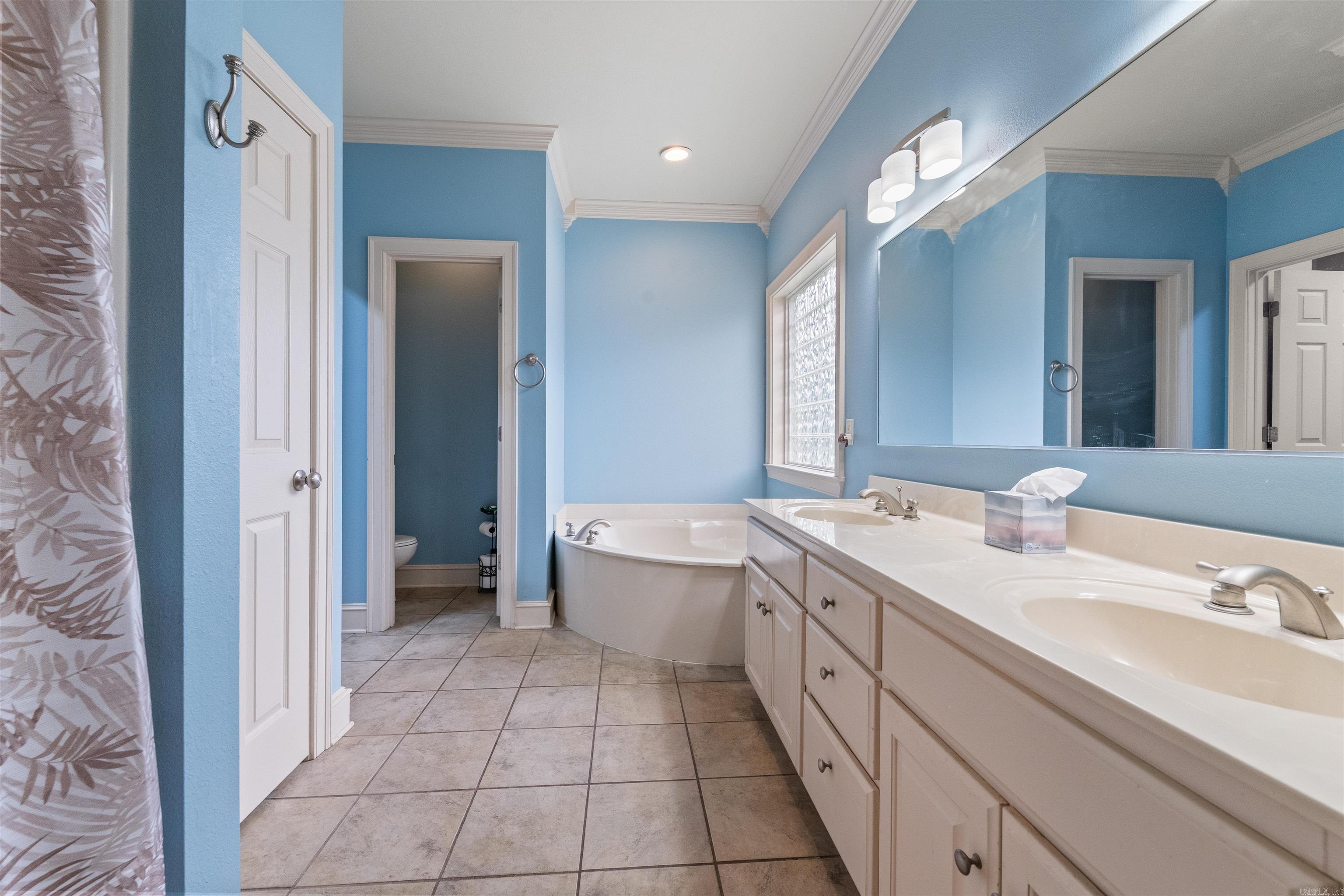 COUNTRY CLUB OF ARK THE - Residential