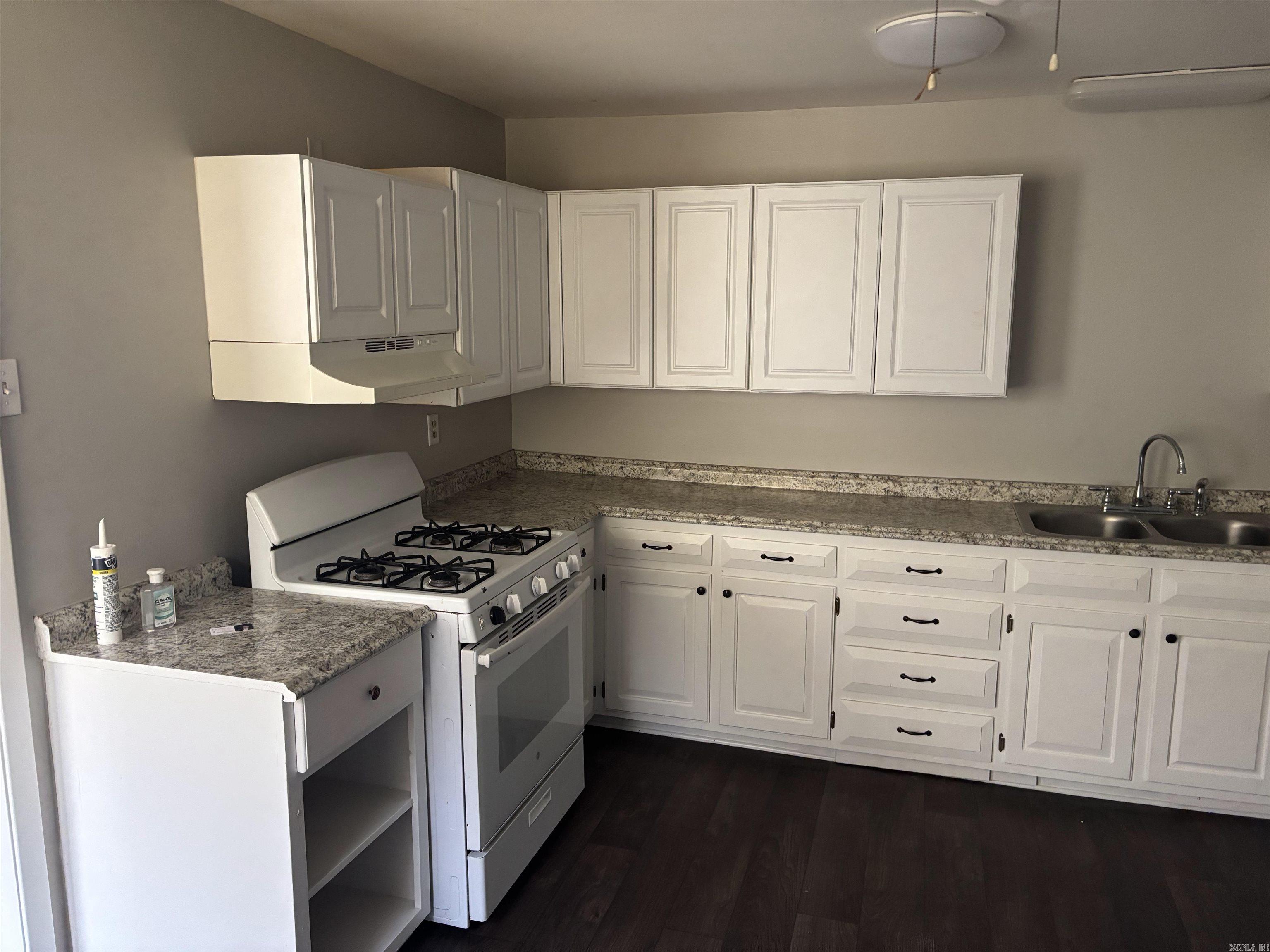 SUNNYSIDE HILLS ADDN TO JACK - Residential