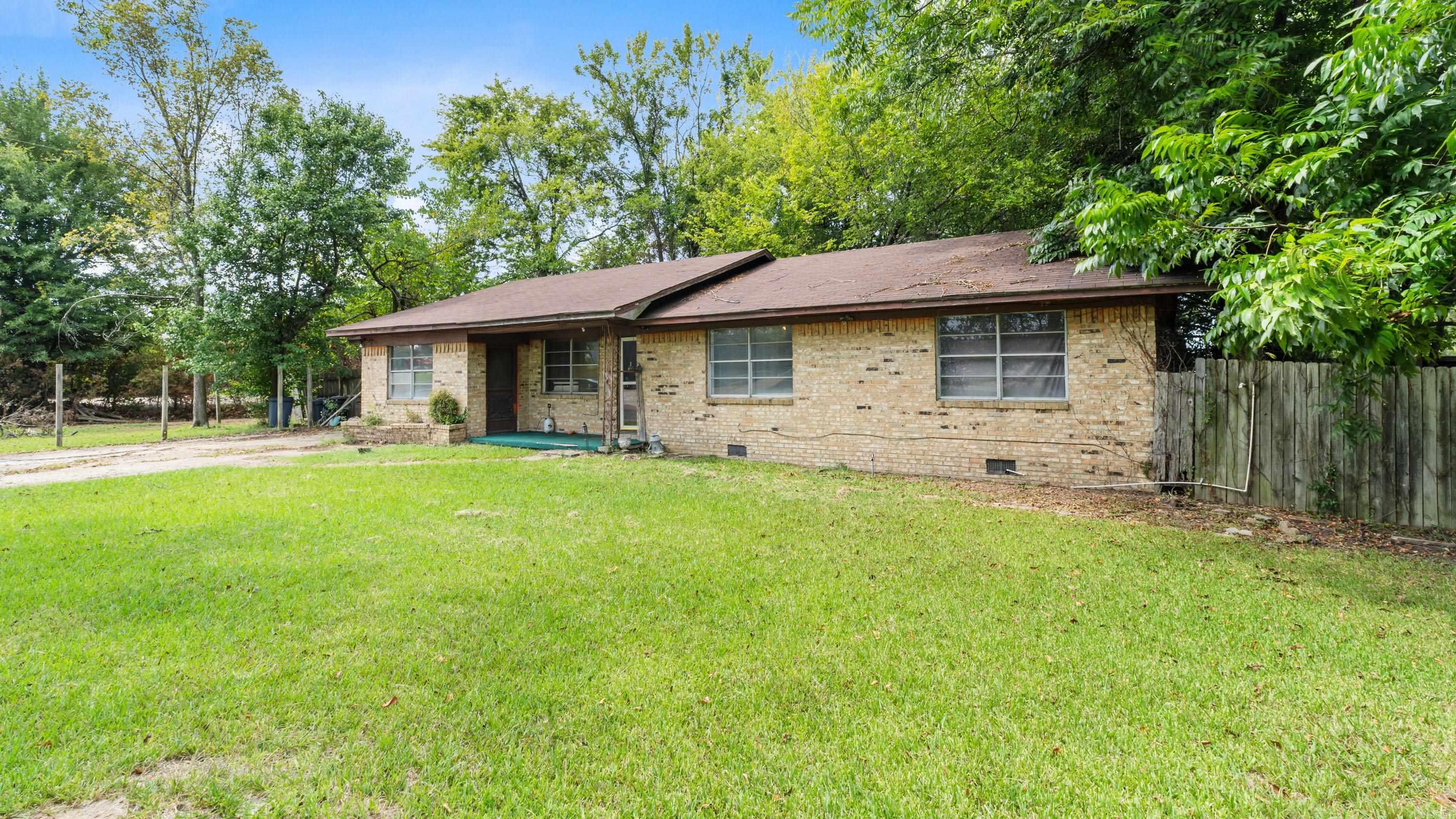 Investor Special – Motivated Seller! This is your chance to snag a solid fixer-upper with serious upside! Featuring a separate dining room, generously sized bedrooms, a carport, and a fenced backyard with a storage shed, this property is packed with potential. Whether you're looking to flip or hold, this one checks the boxes. Seller is open and ready to make a deal – bring us an offer! Opportunities like this don’t last—schedule your showing today and let’s talk numbers!