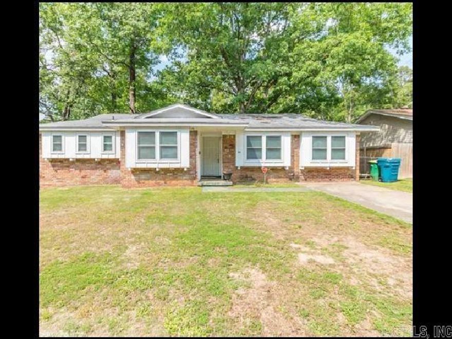 *SOUTHWEST LITTLE ROCK* GORGEOUS HOME IN BROOKWOOD ADDITION!! This 3 Bedroom And 2 Bath Home Features Almost 1,400 Square Feet Of Living Space! Nice Living Room And Separate Dining Area! Kitchen Offers A Breakfast Area, And Includes Gas Range And Dishwasher! Separate Laundry Room With Hookups! Carpet And Tile Throughout! Pad For Parking! PET FRIENDLY!!AVAILABLE MID APRIL 2026!!!