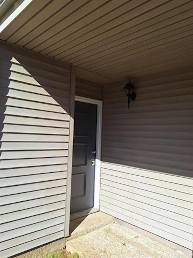 LAKEWOOD HILLS CONDO - Residential