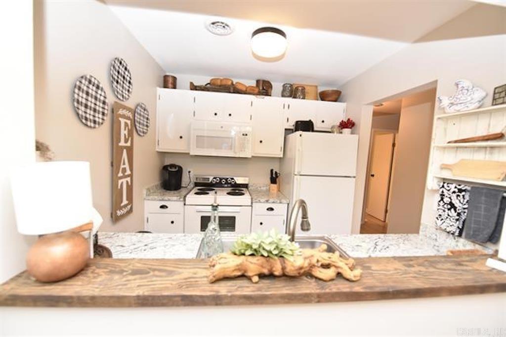 LAKEWOOD HILLS CONDO - Residential