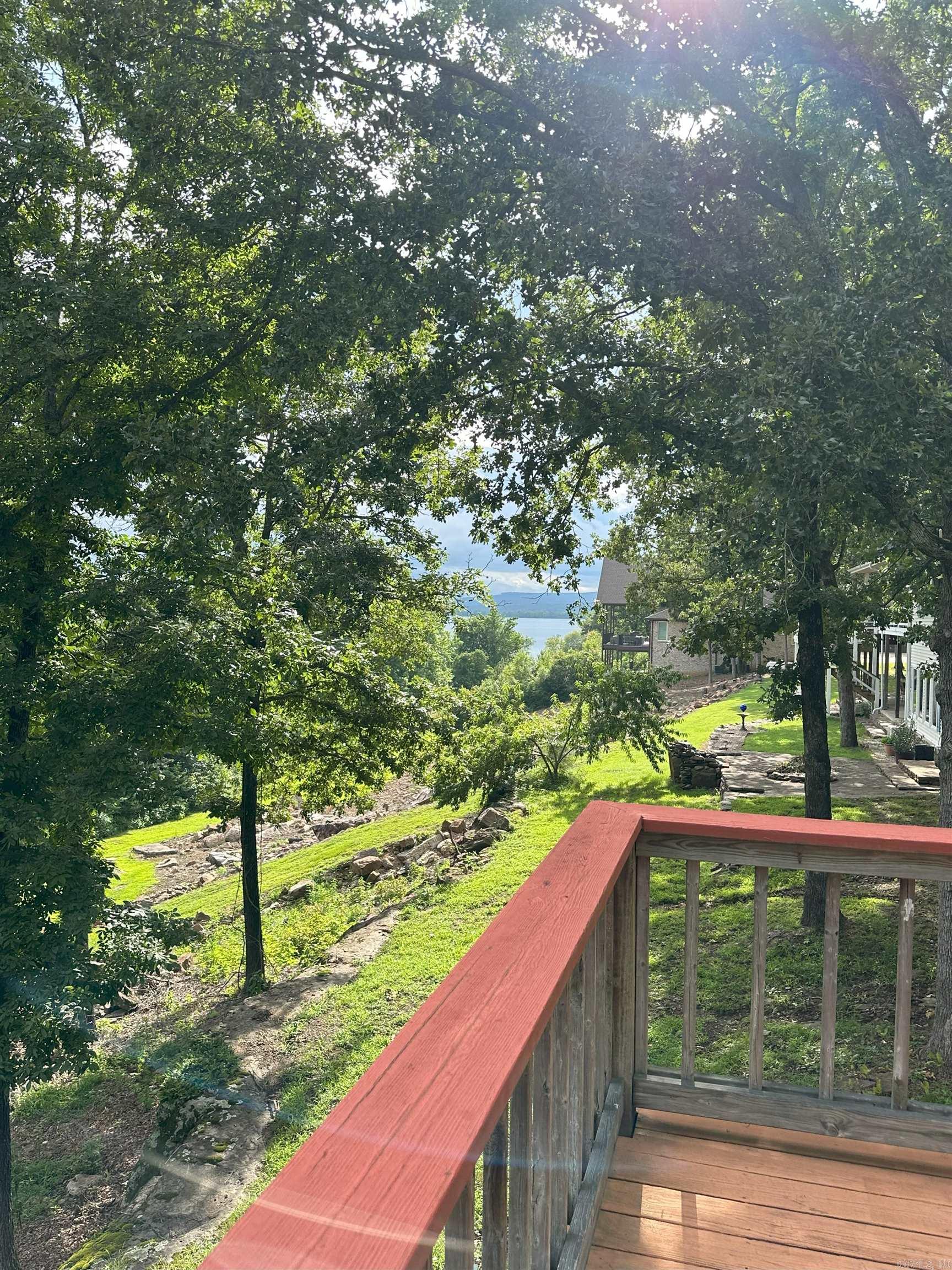 SKYPOINT ESTATES - LAKE - Residential