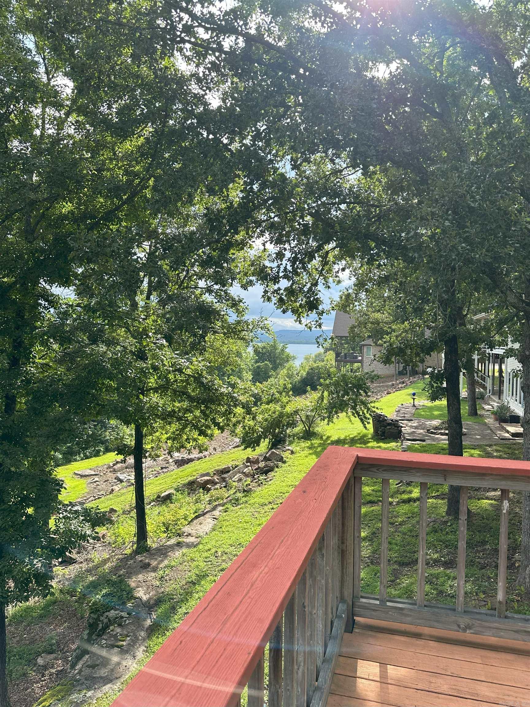 SKYPOINT ESTATES - LAKE - Residential
