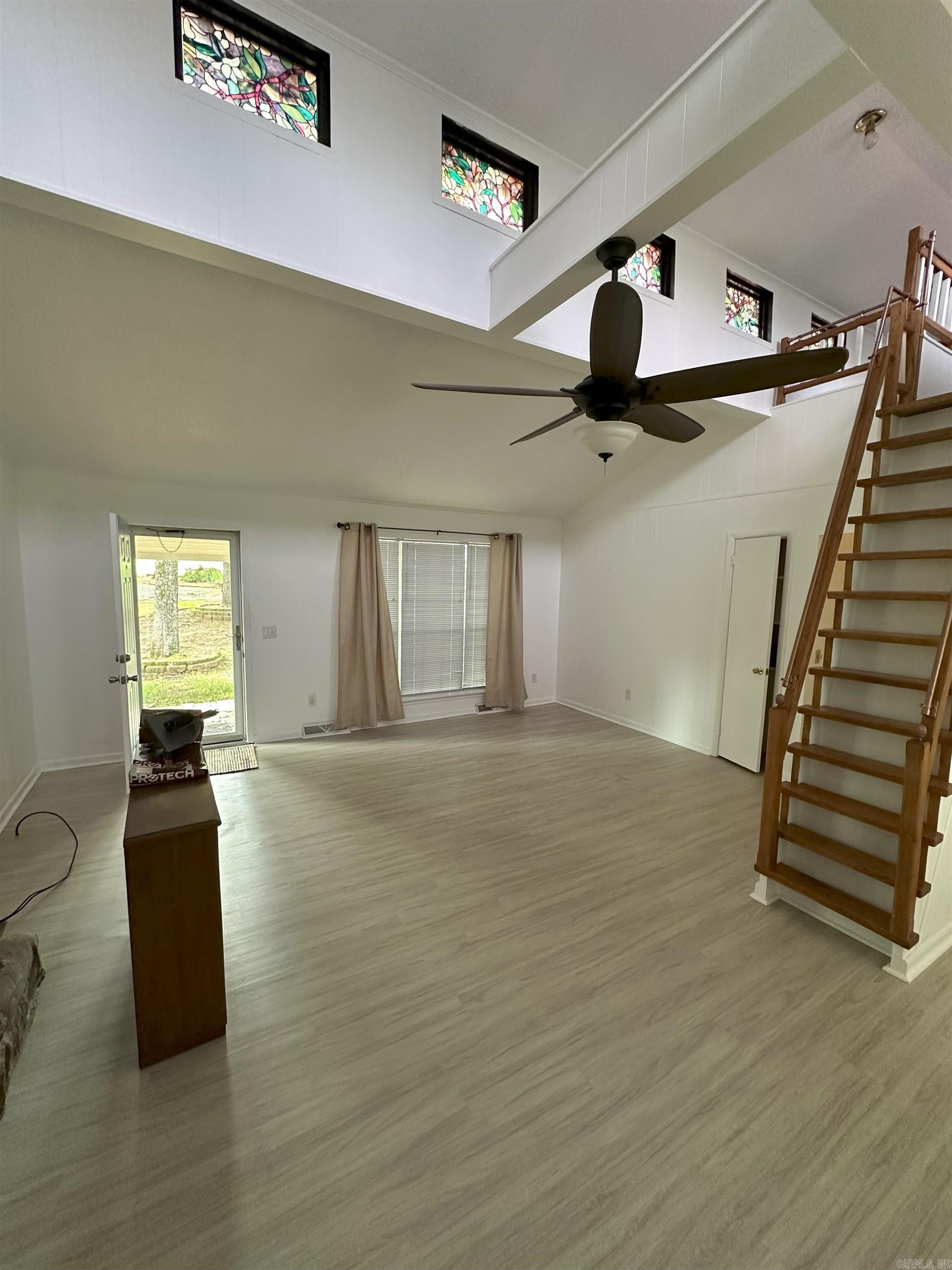 SKYPOINT ESTATES - LAKE - Residential
