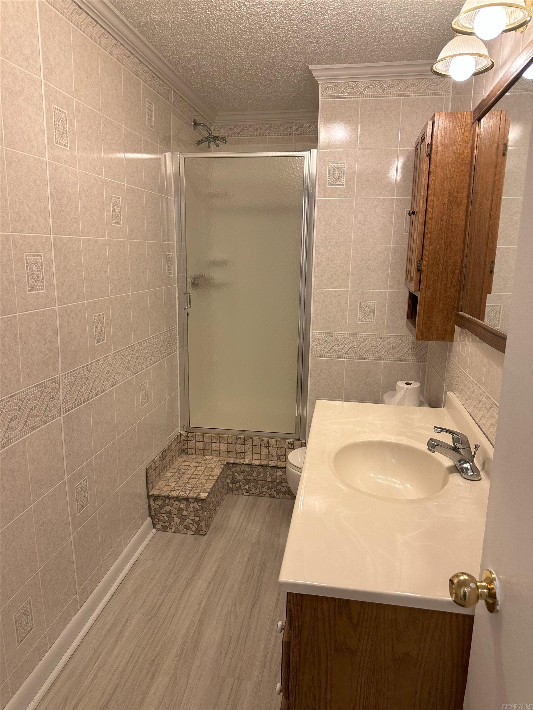 SKYPOINT ESTATES - LAKE - Residential