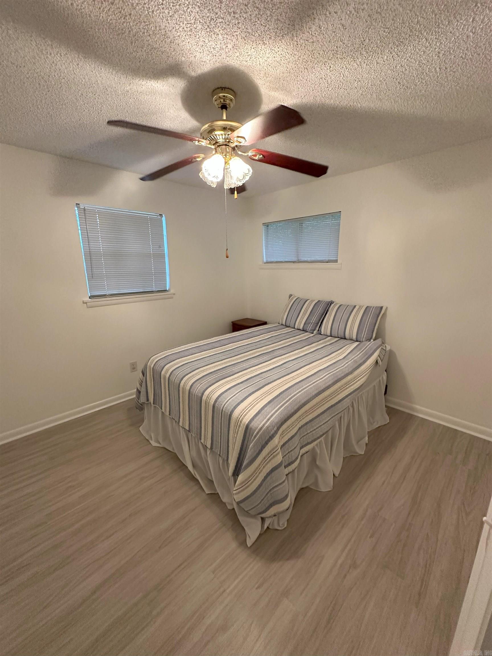 SKYPOINT ESTATES - LAKE - Residential