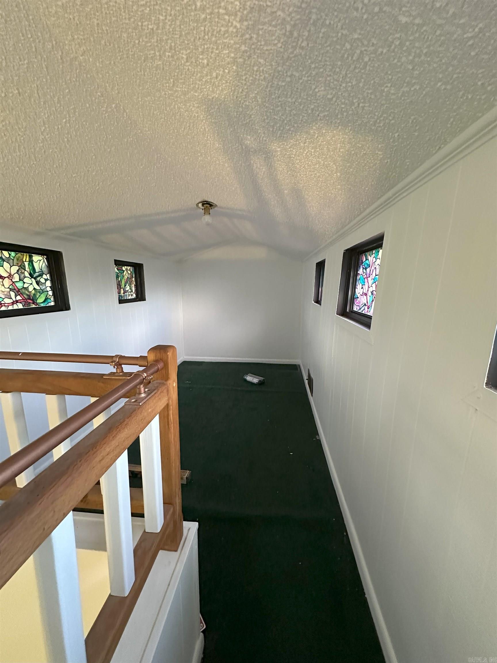 SKYPOINT ESTATES - LAKE - Residential