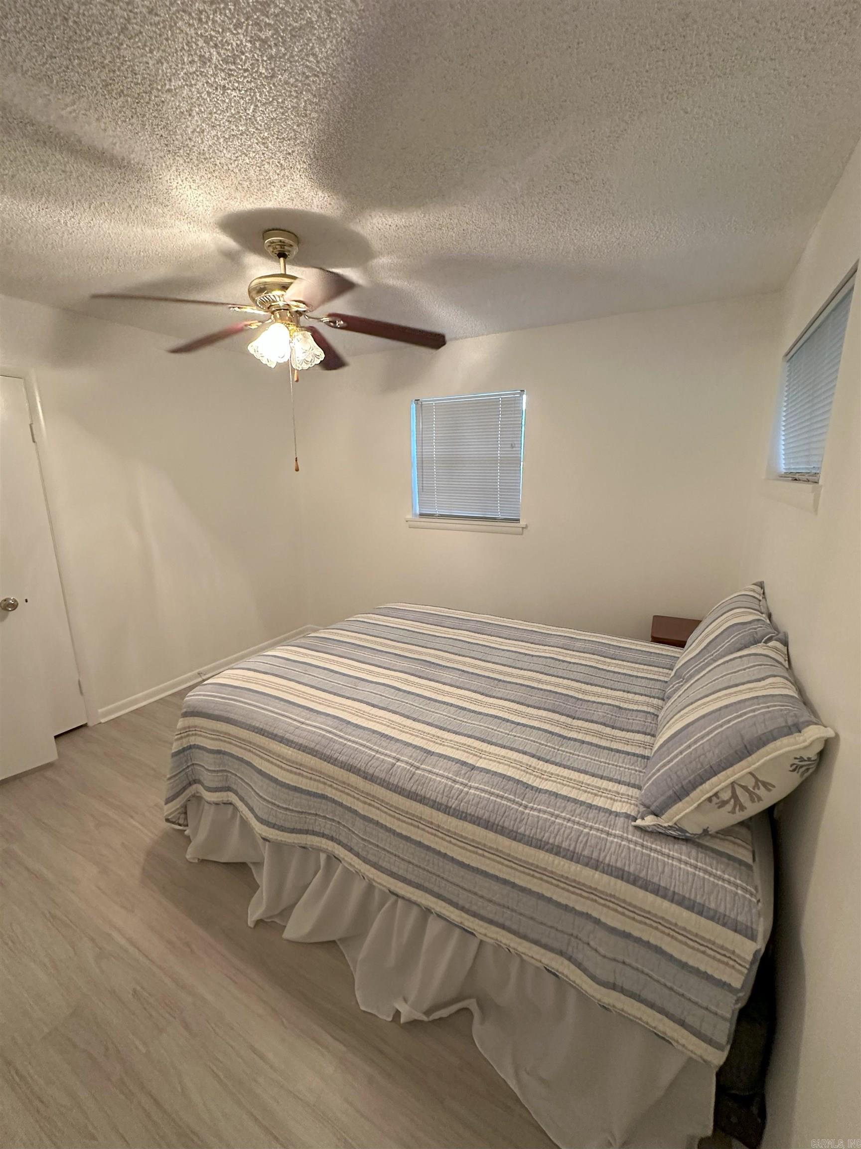 SKYPOINT ESTATES - LAKE - Residential
