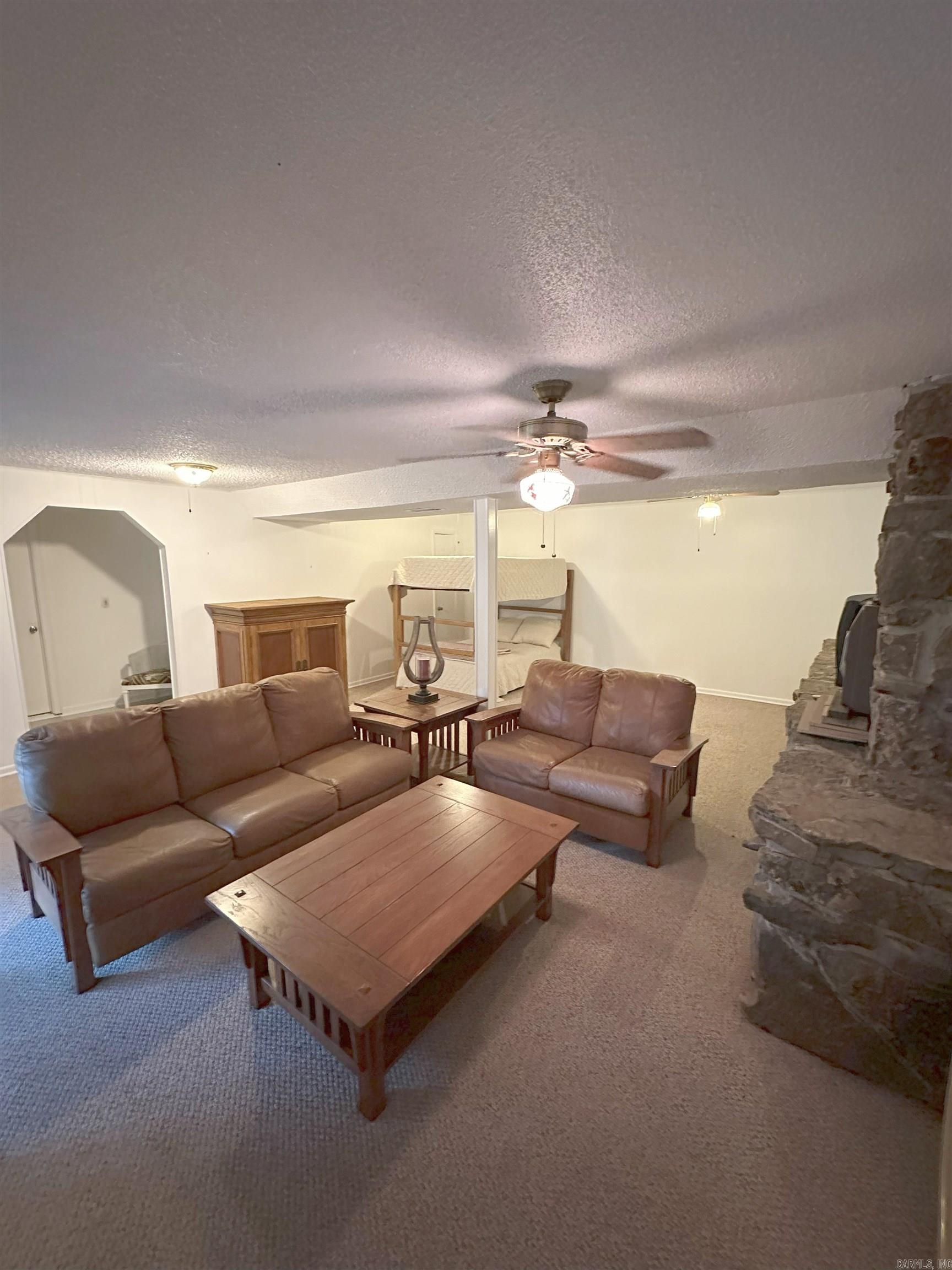 SKYPOINT ESTATES - LAKE - Residential