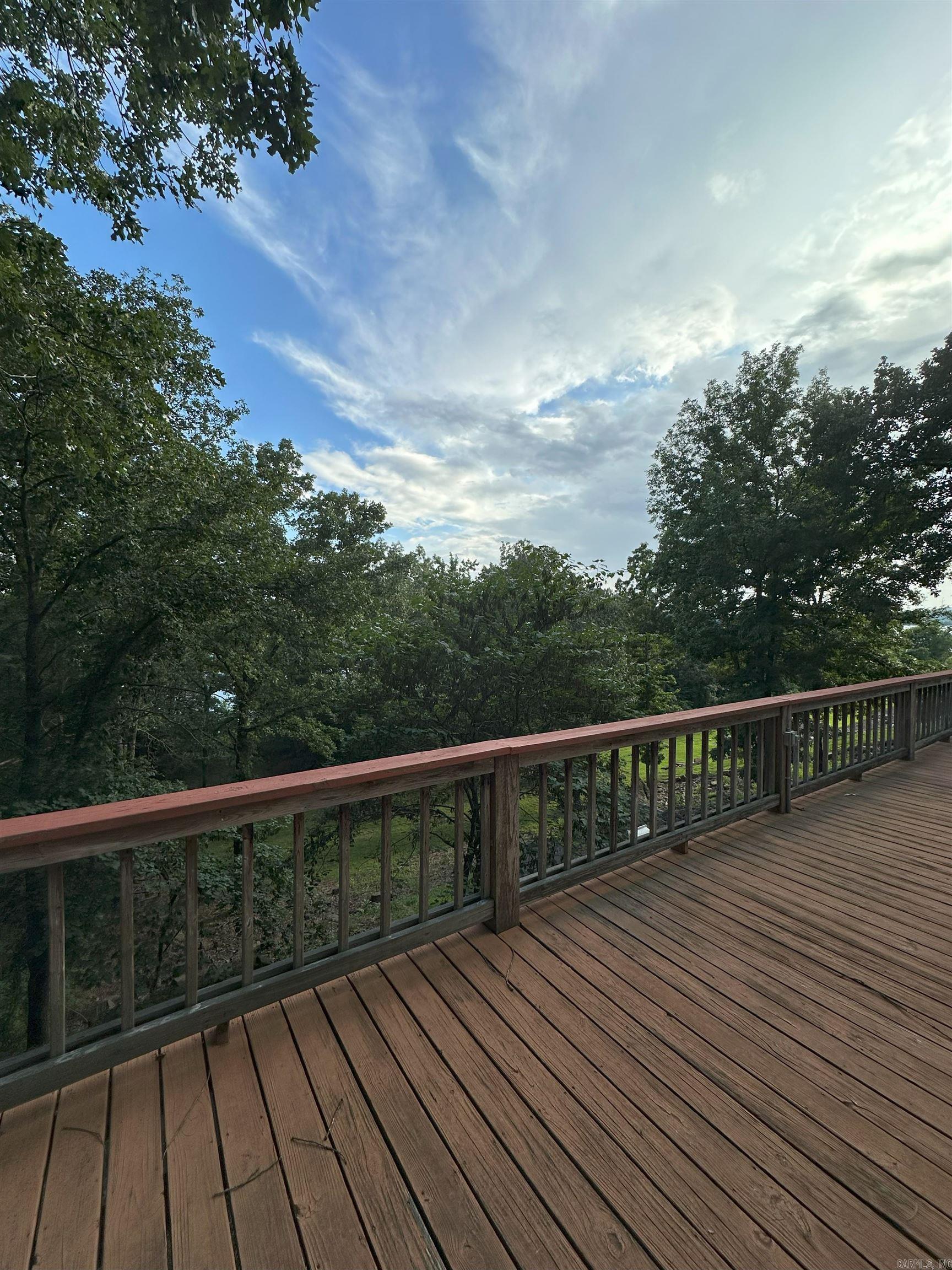 SKYPOINT ESTATES - LAKE - Residential