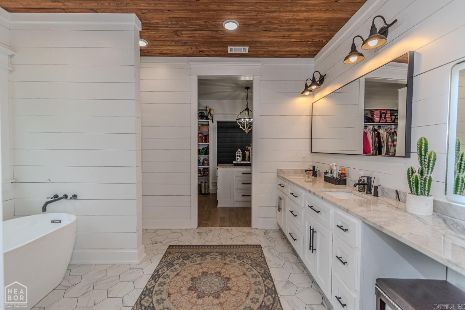 Lakes at Pine Knot - Residential