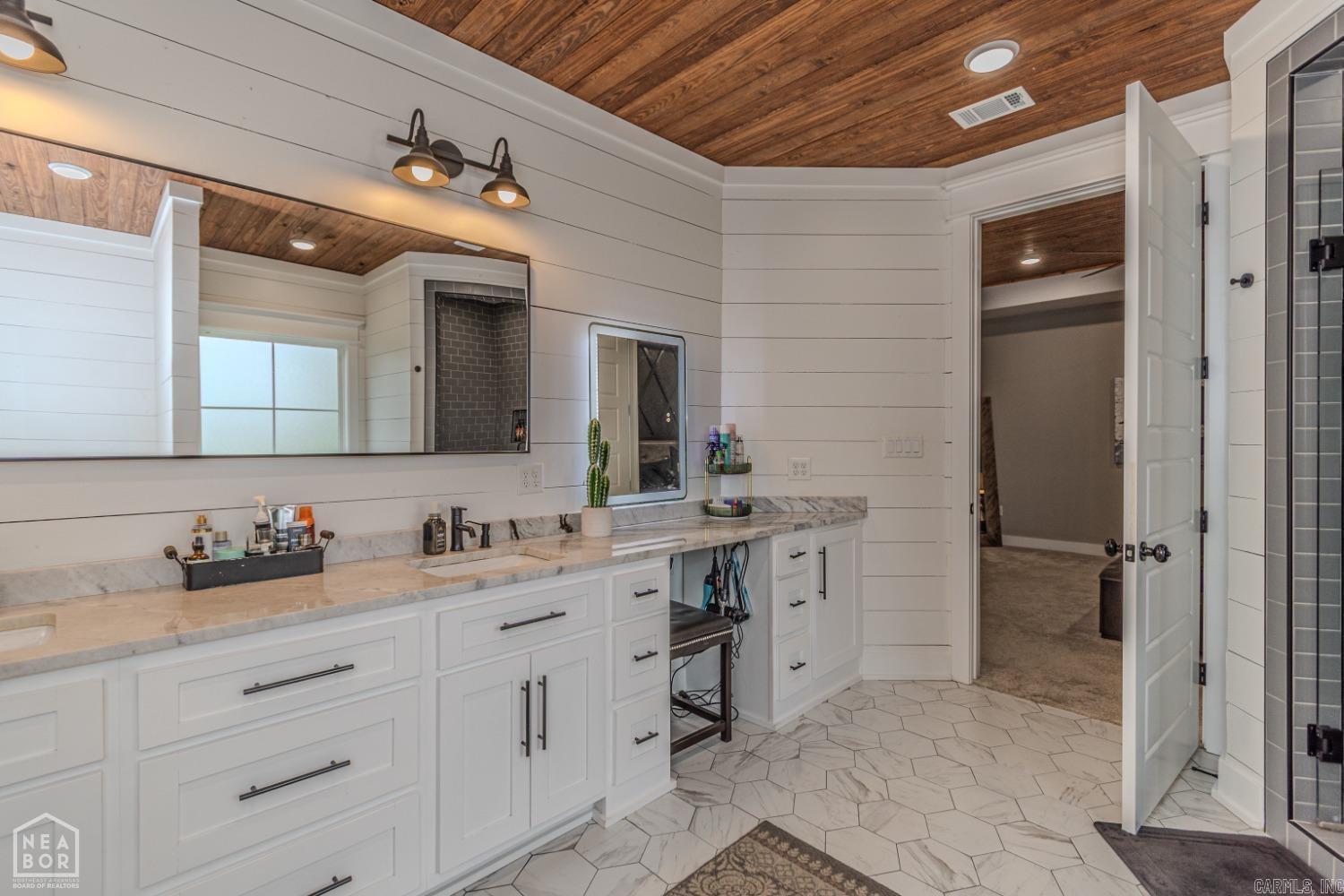 Lakes at Pine Knot - Residential