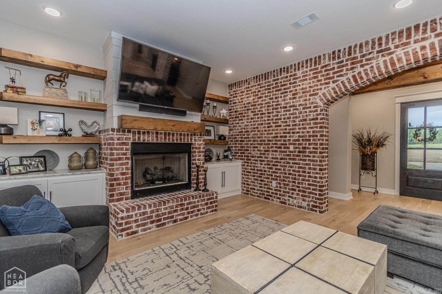 Lakes at Pine Knot - Residential